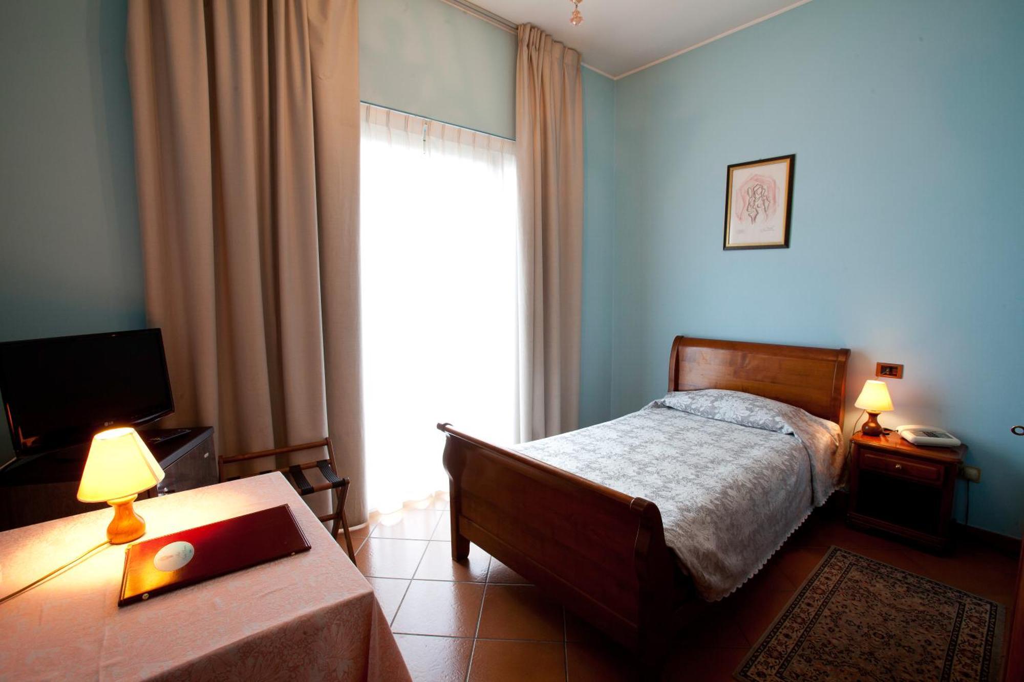 Monguzzo Hotel Nastro Azzurro מראה חיצוני תמונה