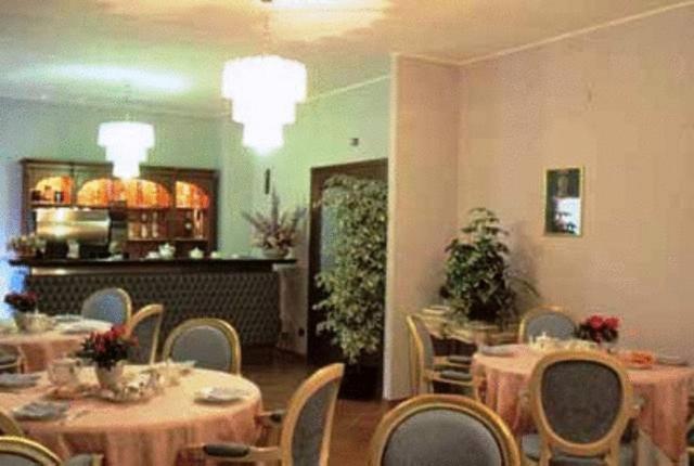 Monguzzo Hotel Nastro Azzurro מראה חיצוני תמונה